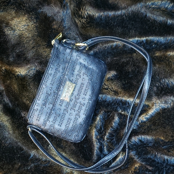 Juicy Couture - Picture 7 of 7